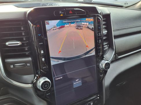 Used 2025 RAM 1500 Laramie image 17