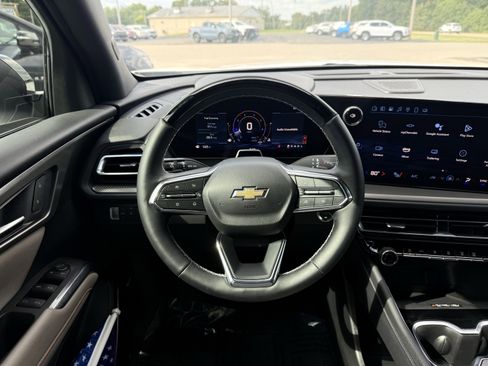 New 2025 Chevrolet Traverse LT w/ Enhanced Driving Package FWD image 15