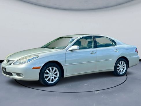 Used 2004 Lexus ES 330 FWD image 2
