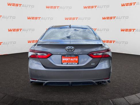 Used 2021 Toyota Camry SE FWD image 4