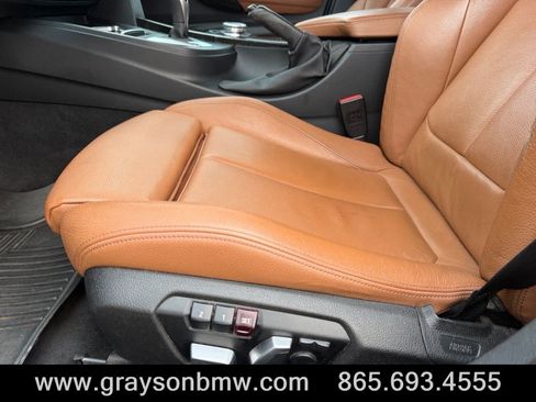 Used 2017 BMW 330i xDrive Sedan AWD/4WD image 11