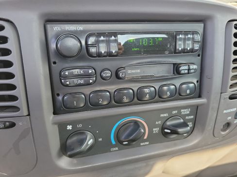 Used 2003 Ford F150 XL image 19