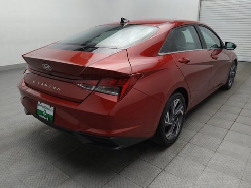 Used 2025 Hyundai Elantra Limited FWD image 9