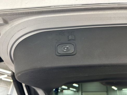 Used 2017 Ford Escape SE w/ Equipment Group 201A image 21