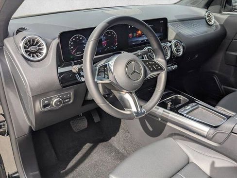 Used 2025 Mercedes-Benz GLA 250 image 10
