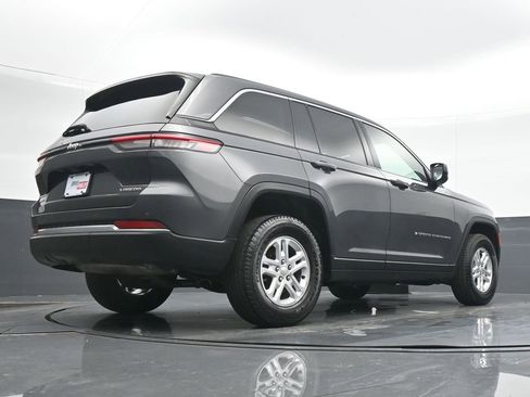 Used 2024 Jeep Grand Cherokee Laredo image 21