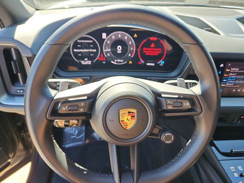 Certified 2024 Porsche Cayenne image 19