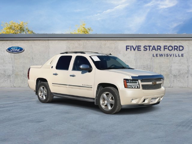Used 2012 Chevrolet Avalanche LTZ AWD/4WD image 2