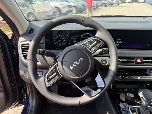 New 2026 Kia Seltos EX image 10