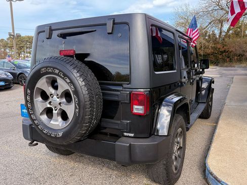Used 2017 Jeep Wrangler Unlimited Sahara w/ Connectivity Group image 10