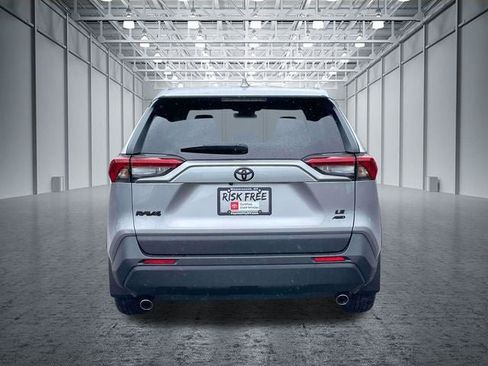 Used 2023 Toyota RAV4 LE AWD/4WD image 9