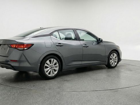 Used 2025 Nissan Sentra S image 9