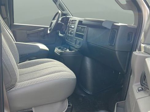 Used 2025 GMC Savana 2500 RWD image 16