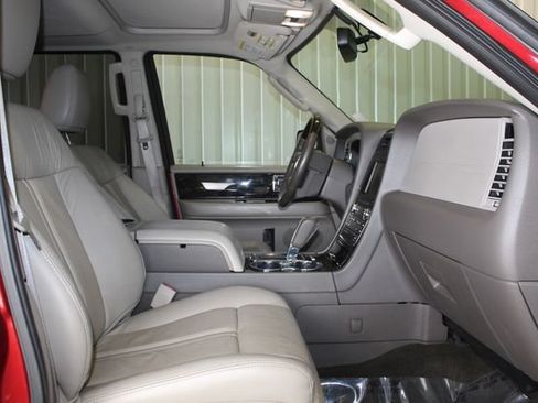Used 2015 Lincoln Navigator 2WD image 22