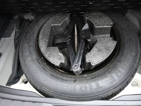 Used 2024 Toyota RAV4 LE AWD/4WD image 22