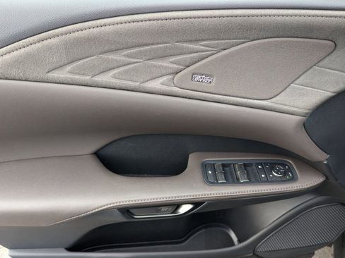 Certified 2025 Lexus RX 350 w/ Luxury Package image 12