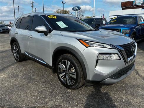 Used 2021 Nissan Rogue SL w/ Premium Package image 3