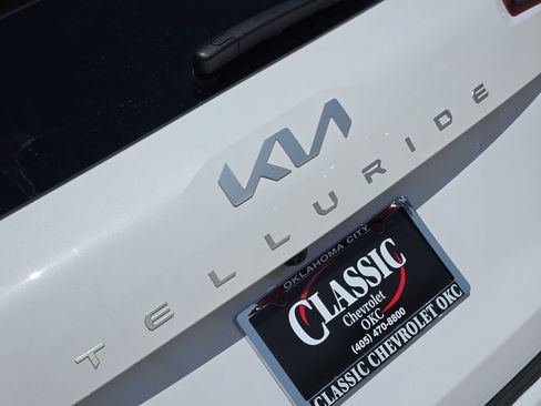 Used 2025 Kia Telluride S FWD image 33