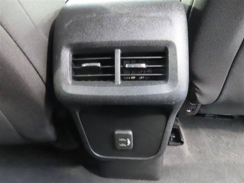 Used 2020 Chevrolet Equinox LT FWD image 32