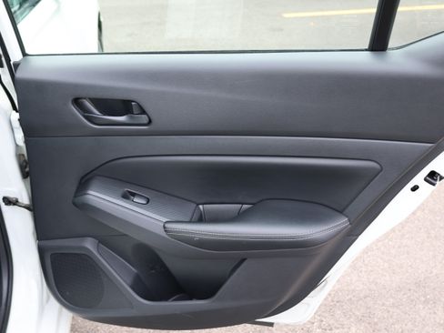 Used 2025 Nissan Altima 2.5 SV FWD image 18