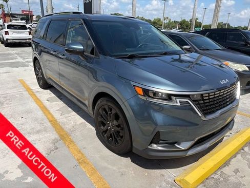 Used 2023 Kia Carnival SX Prestige FWD image 1