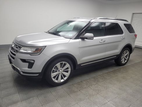 Used 2019 Ford Explorer Limited w/ Class III Trailer Tow Package FWD image 2