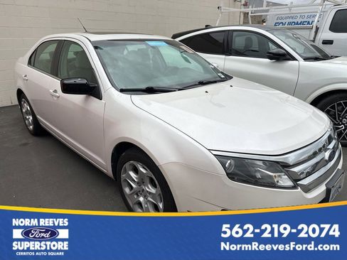 Used 2010 Ford Fusion SE image 1
