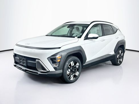 Used 2024 Hyundai Kona SEL AWD/4WD image 3