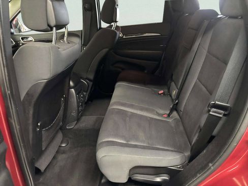 Used 2012 Jeep Grand Cherokee Laredo w/ Laredo E Group image 17