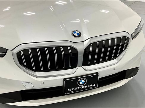 Used 2024 BMW 530i xDrive w/ Premium Package image 38