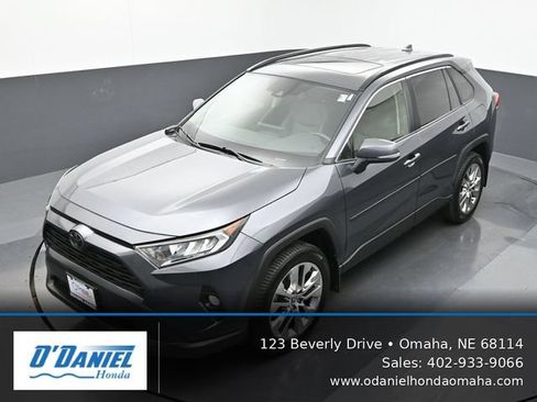 Used 2020 Toyota RAV4 XLE Premium AWD/4WD image 21