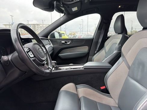 Used 2021 Volvo XC60 T5 R-Design w/ Protection Package Premier image 22