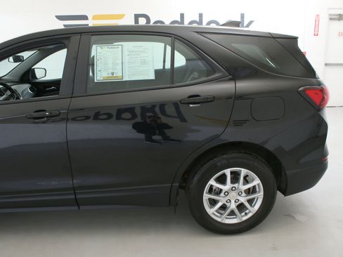 Used 2023 Chevrolet Equinox LS image 6