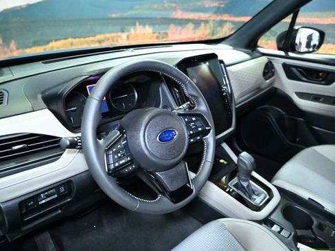 Used 2025 Subaru Forester Premium image 20