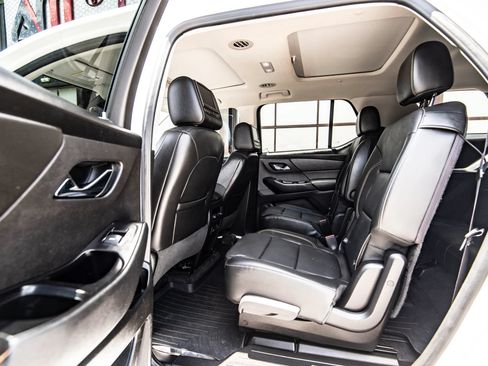 Used 2019 Chevrolet Traverse Premier w/ Redline Edition FWD image 30