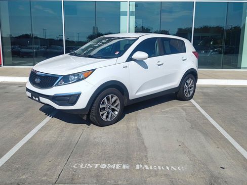 Used 2016 Kia Sportage LX AWD/4WD image 2