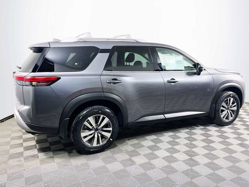 New 2025 Nissan Pathfinder SL image 2