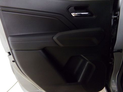 New 2025 Chevrolet Colorado LT w/ LT Convenience Package image 12