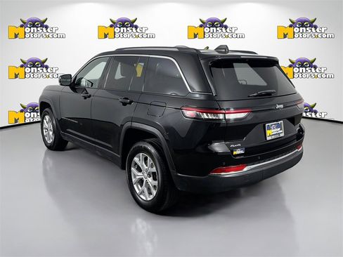 Used 2023 Jeep Grand Cherokee Limited image 7