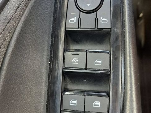 Used 2023 Nissan Rogue S FWD image 16