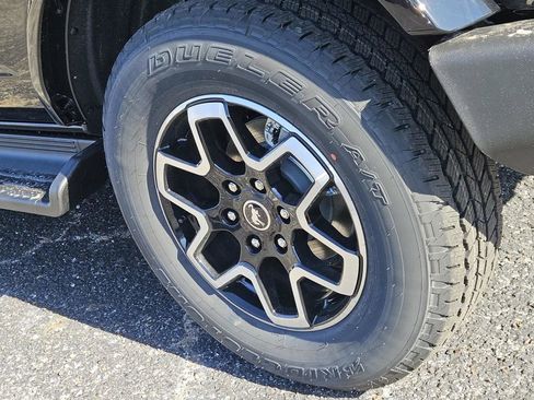 New 2025 Ford Bronco Outer Banks image 9