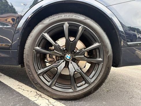 Used 2023 BMW X7 xDrive40i w/ M Sport Package AWD/4WD image 11