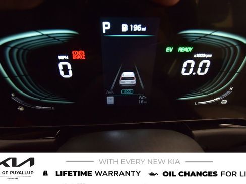 New 2025 Kia Niro EX Touring image 18