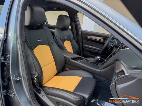 Used 2019 Cadillac CTS V w/ Luxury Package image 36