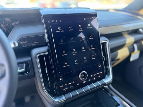 New 2026 GMC Yukon XL Elevation w/ Elevation Premium Package image 17