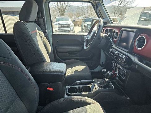 Used 2023 Jeep Wrangler Unlimited Rubicon w/ Cold Weather Group image 9