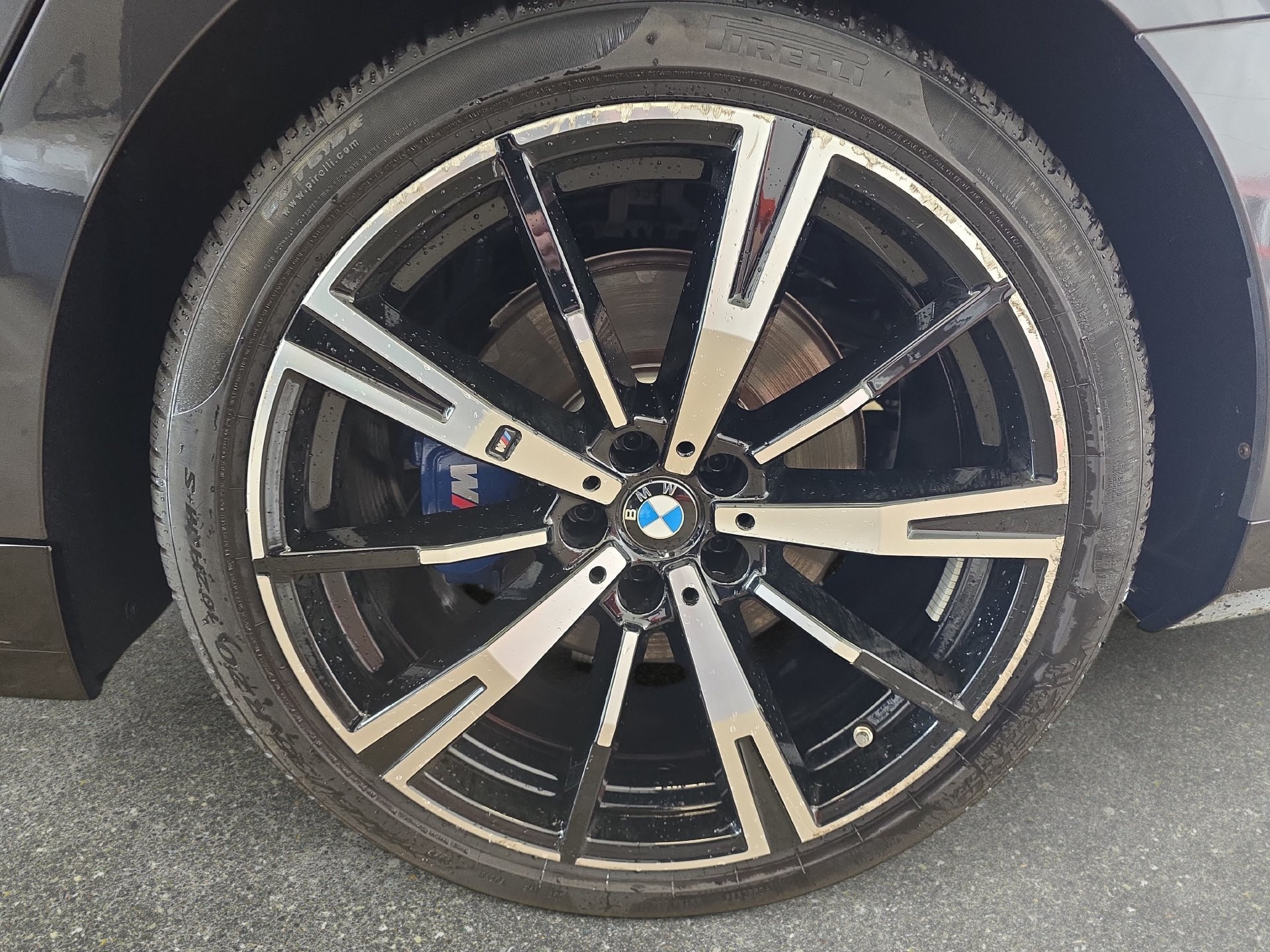 Used 2024 BMW 540i xDrive w/ Premium Package AWD/4WD image 32