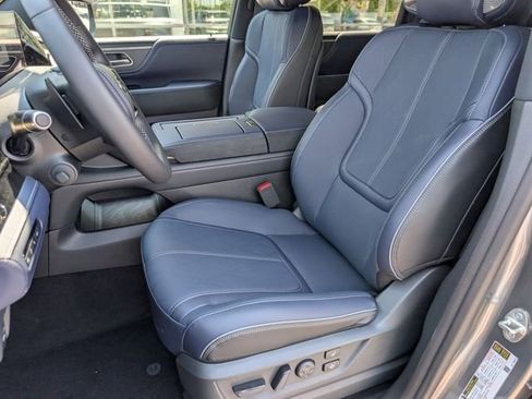 New 2026 INFINITI QX80 4WD image 5