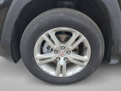 Used 2024 GMC Terrain SLE image 24