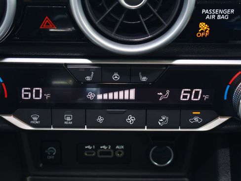 Used 2025 Nissan Sentra SR w/ SR Premium Package FWD image 24